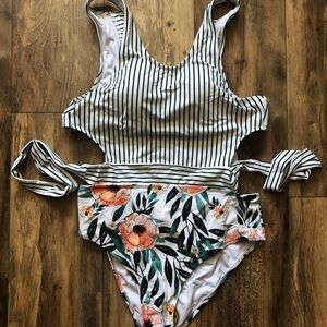 CUPSHE ONE PIECE SWIMSUIT